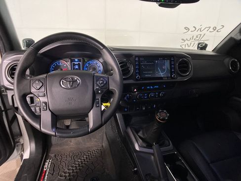 Used 2021 Toyota Tacoma TRD Off-Road w/ TRD Premium Off Road Package image 7
