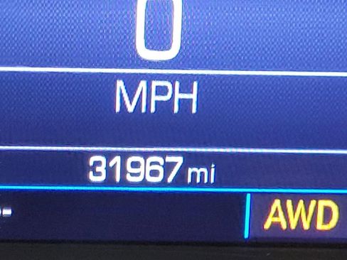 Certified 2023 GMC Acadia SLE w/ Driver Convenience Package image 3