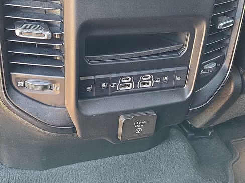 Used 2023 RAM 1500 Limited AWD/4WD image 16