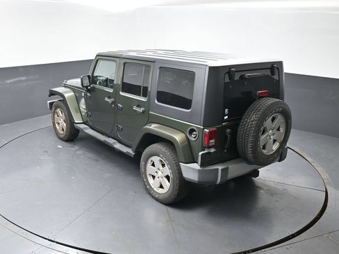 Used 2008 Jeep Wrangler Unlimited Sahara w/ Dual Top Group AWD/4WD image 17