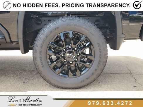 New 2026 Chevrolet Silverado 2500 Custom w/ Custom Value Package AWD/4WD image 8