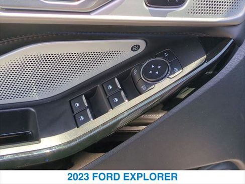 Used 2023 Ford Explorer Platinum w/ Technology Package AWD/4WD image 13