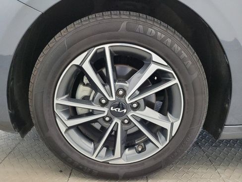 Used 2023 Kia Forte LXS FWD image 31