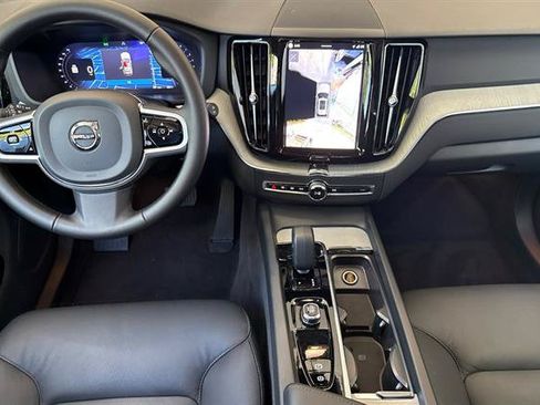 Certified 2025 Volvo XC60 B5 Plus AWD/4WD image 13