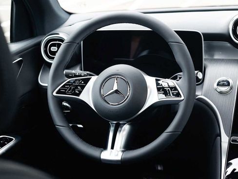 Used 2026 Mercedes-Benz GLC 300 4MATIC image 12