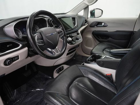 Certified 2021 Chrysler Pacifica Touring-L FWD image 17
