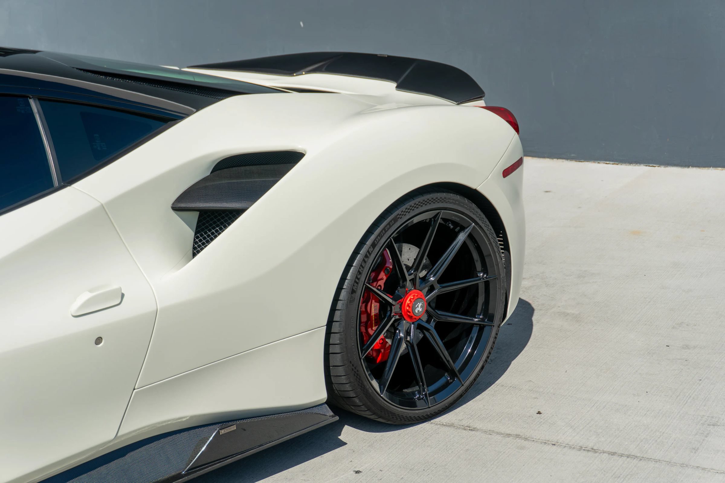 Used 2018 Ferrari 488 GTB RWD image 27