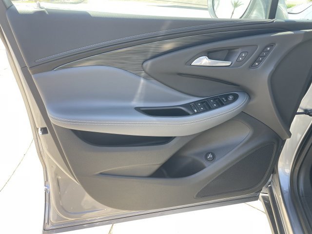 Used 2019 Buick Envision Essence FWD image 22