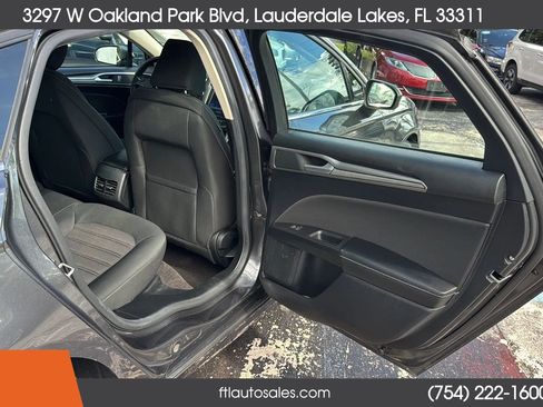 Used 2020 Ford Fusion SE image 34