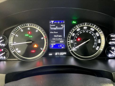 Used 2021 Lexus LX 570 4WD w/ 3rd Row & Luxury Pkg image 24