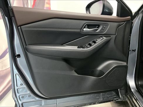 Used 2023 Nissan Rogue SL image 24