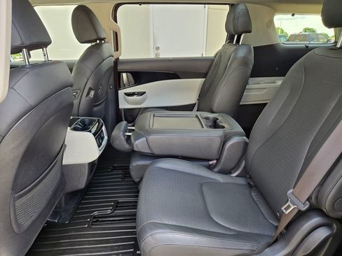 Used 2023 Kia Carnival SX Prestige FWD image 15