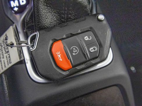 Used 2021 Jeep Wrangler Willys w/ LED Headlamp & Fog Lamp Group image 70