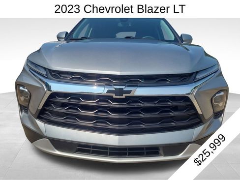 Used 2023 Chevrolet Blazer LT w/ Convenience Package FWD image 2