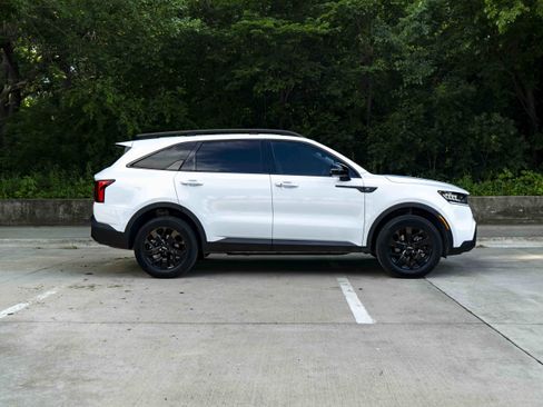 Used 2023 Kia Sorento S AWD/4WD image 9