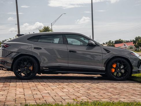 Used 2024 Lamborghini Urus Performante AWD/4WD image 7