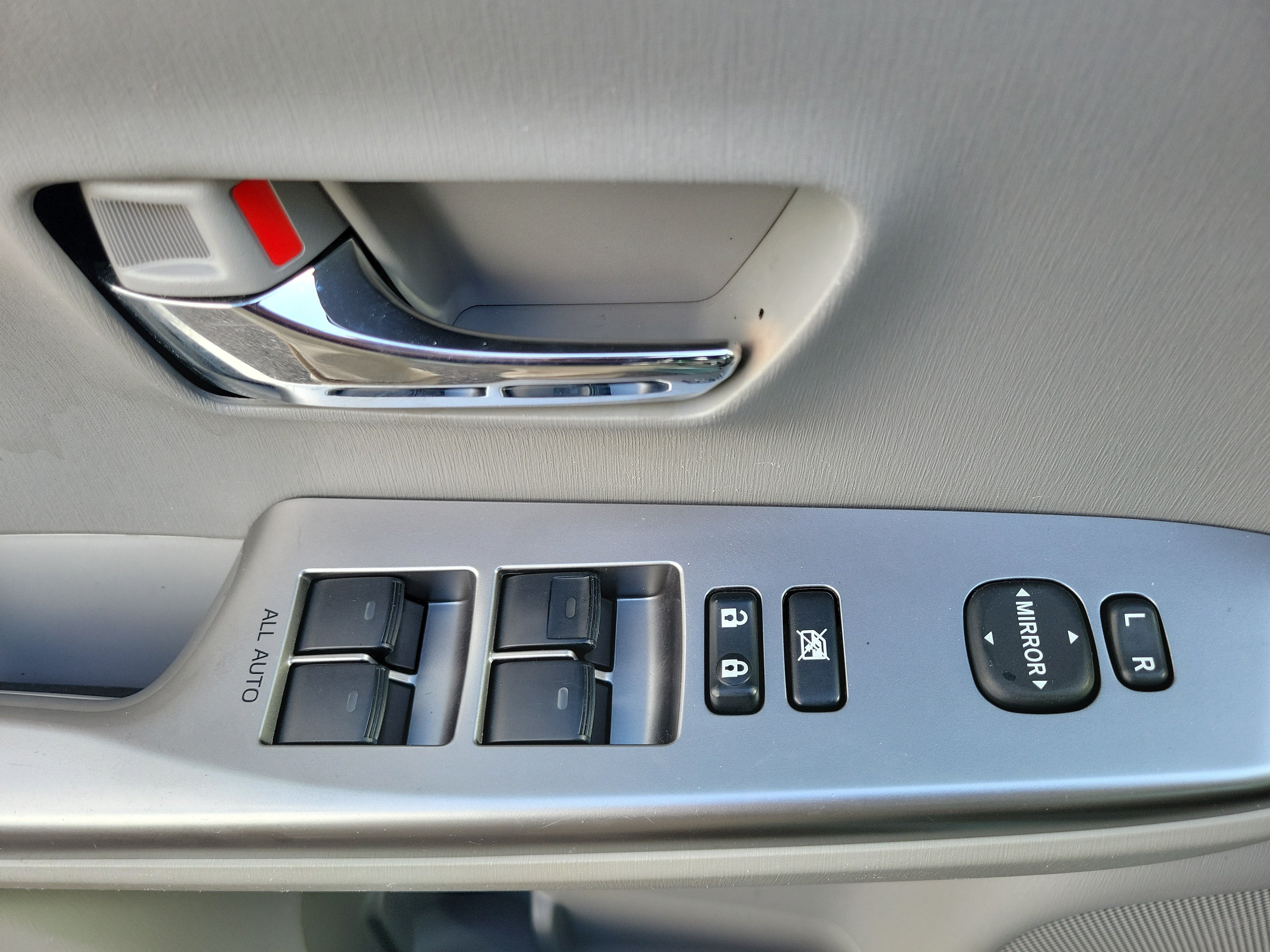 Used 2015 Toyota Prius V Two FWD image 21