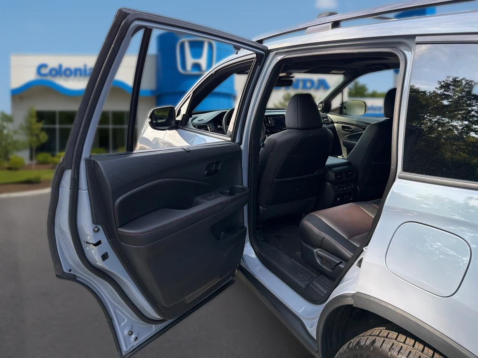 Used 2025 Honda Passport Black Edition image 27