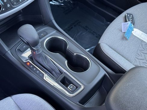 Used 2023 Chevrolet Equinox LT w/ Driver Convenience Package image 32