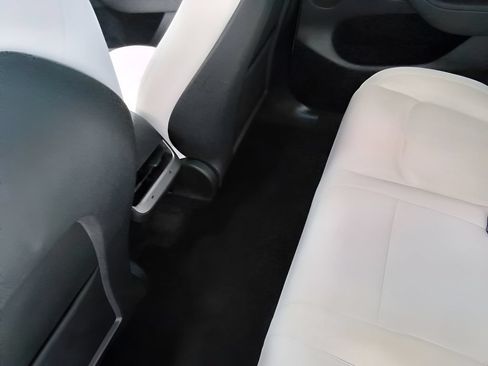 Used 2023 Tesla Model Y Performance AWD/4WD image 26