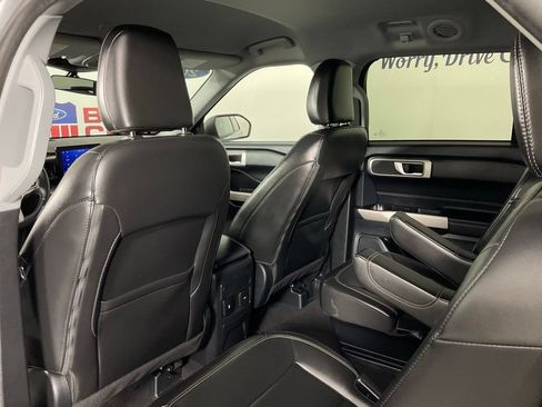 Certified 2024 Ford Explorer XLT w/ Equipment Group 202A RWD image 15