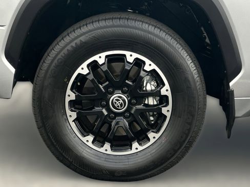 Used 2022 Toyota Tundra SR5 w/ TRD Off-Road Package image 11