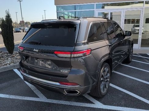 Used 2023 Jeep Grand Cherokee Overland w/ Luxury Tech Group IV AWD/4WD image 7