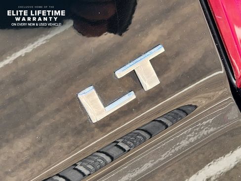 Used 2021 Chevrolet Silverado 1500 LT RWD image 7