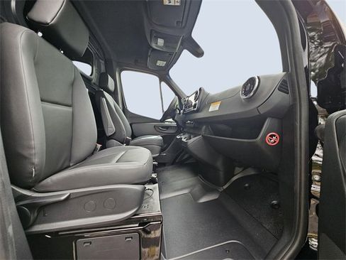 New 2025 Mercedes-Benz Sprinter 2500 image 8