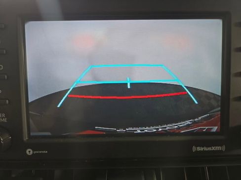 Used 2022 Toyota RAV4 XLE AWD/4WD image 18