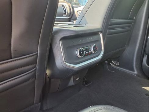 Used 2025 Ford Expedition Platinum AWD/4WD image 12