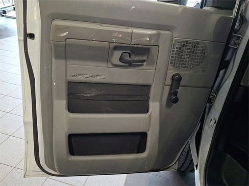 Used 2014 Ford E-150 and Econoline 150 image 11