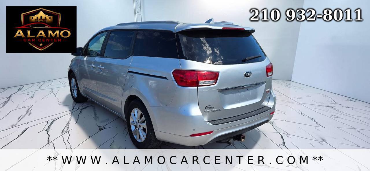Used 2017 Kia Sedona LX w/ LX Essentials Premium Package FWD image 3