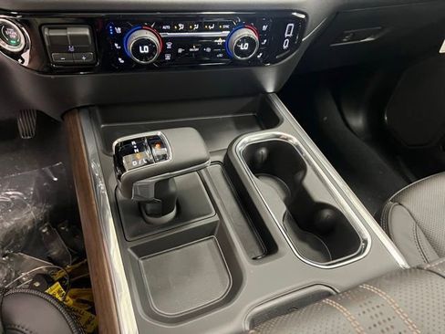 New 2026 Chevrolet Silverado 1500 High Country w/ High Country Premium Package AWD/4WD image 12