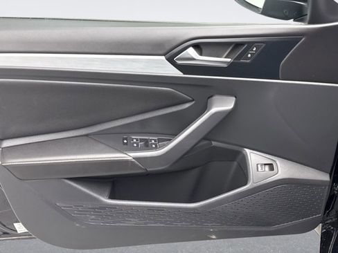 Used 2025 Volkswagen Jetta Sport image 9