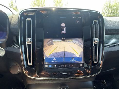 Used 2022 Volvo XC40 P8 Recharge Plus AWD/4WD image 33