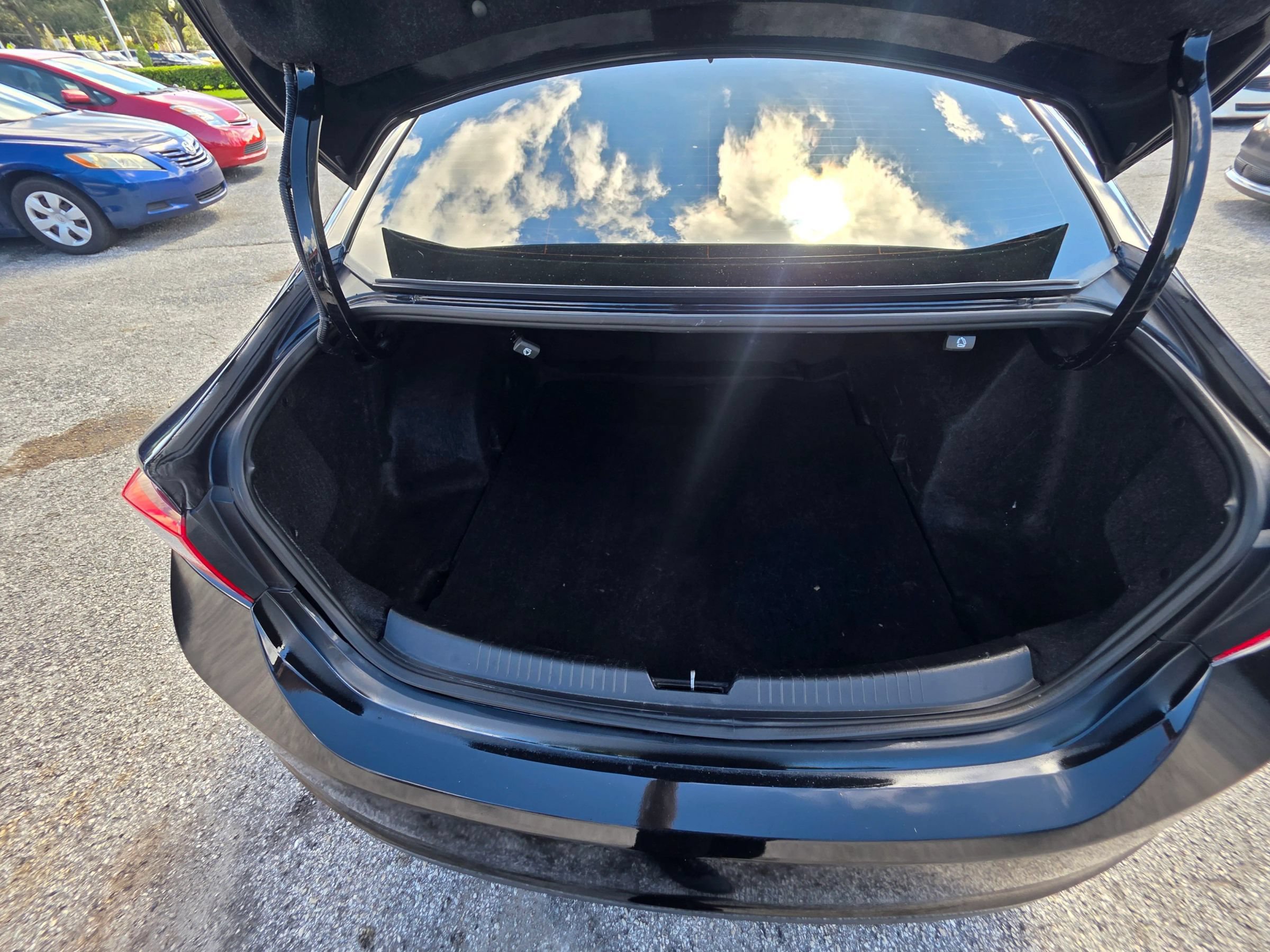 Used 2018 Chevrolet Malibu LT FWD image 23