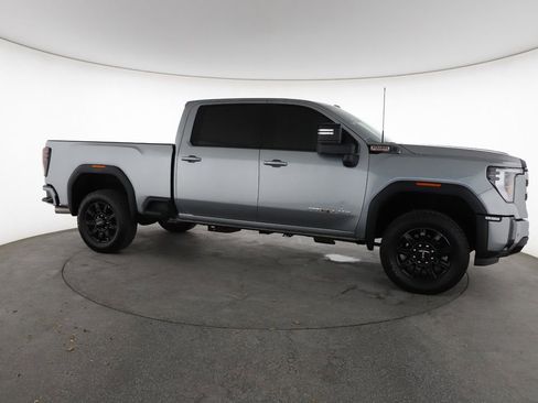 Used 2025 GMC Sierra 2500 AT4 image 15