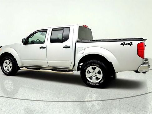 Used 2013 Nissan Frontier SV w/ SV Value Truck Pkg AWD/4WD image 7