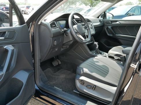 Certified 2023 Volkswagen Tiguan SE AWD/4WD image 12
