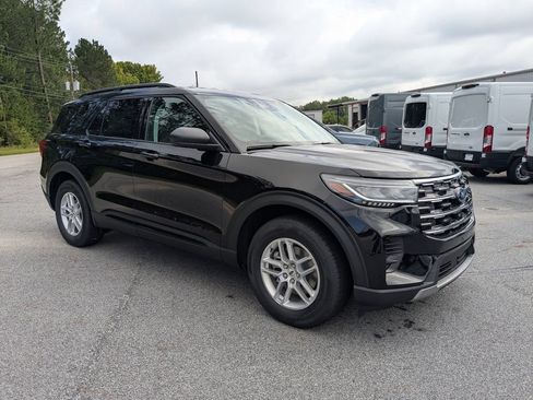 New 2026 Ford Explorer Active RWD image 2