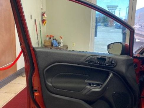 Used 2019 Ford Fiesta SE w/ Equipment Group 201A image 9