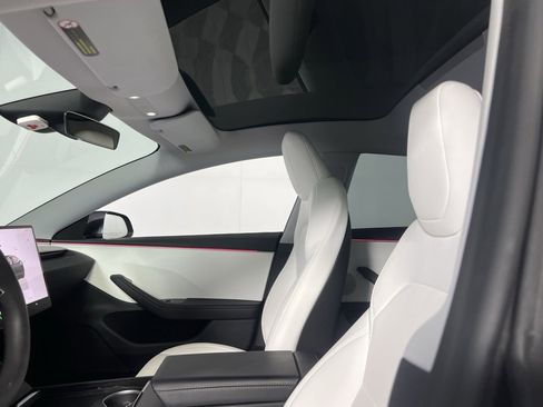 Used 2025 Tesla Model 3 Long Range image 22