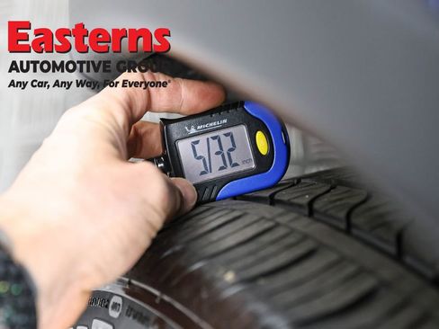 Used 2022 Tesla Model Y Long Range image 22