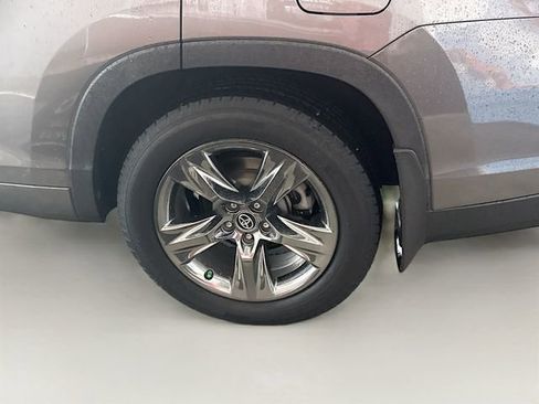 Used 2017 Toyota Highlander Limited Platinum image 34