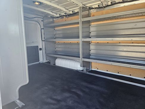 Used 2020 Nissan NV 2500 SV image 24