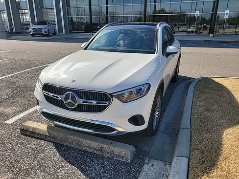 Used 2025 Mercedes-Benz GLC 300 GLC 300 image 2
