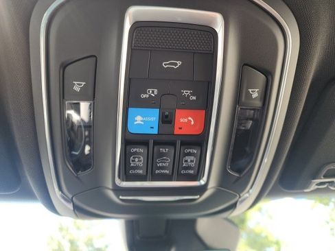 New 2025 Jeep Grand Cherokee L Limited w/ Luxury Tech Group II image 14