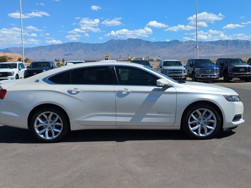 Used 2014 Chevrolet Impala LT FWD image 2