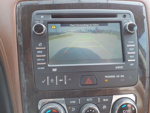 Used 2015 Chevrolet Traverse LT image 11